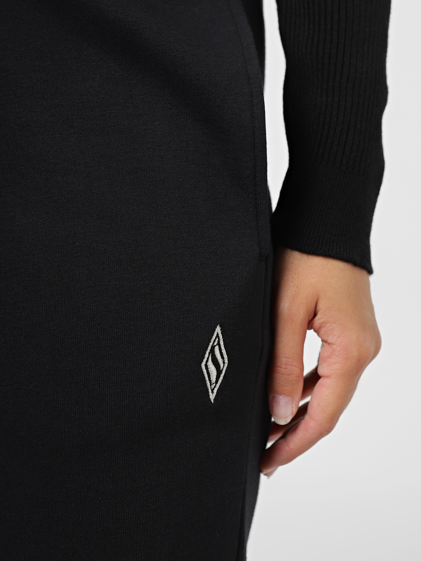 Спортивні штани Skechers Sketch-Sweats Classic модель PT5 BLK Фото