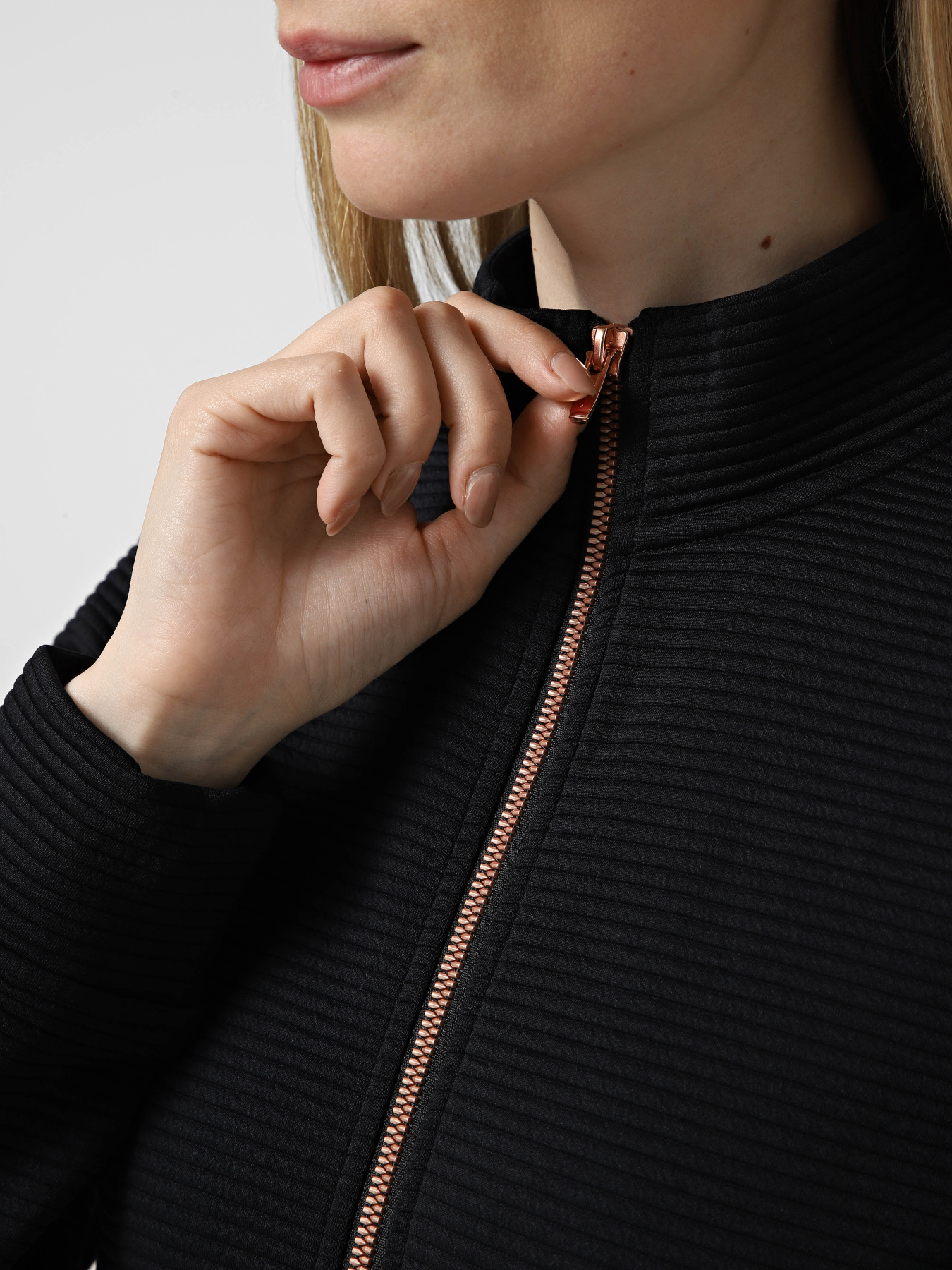 Спортивна кофта Skechers GO WALK Everywhere модель W3JA261 BLK Фото