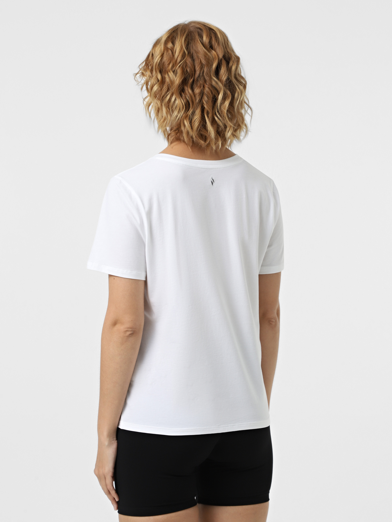 Футболка Skechers Pima V-Neck модель TP130 WHT Фото