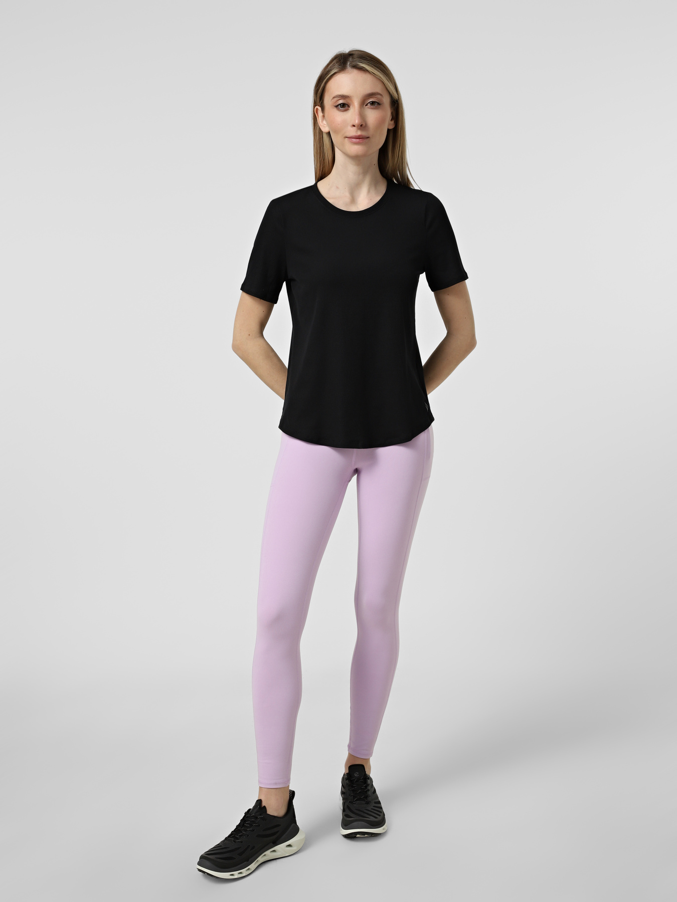 Спортивна футболка Skechers GOWALK LUXE RIB TEE модель TP163 BLK Фото