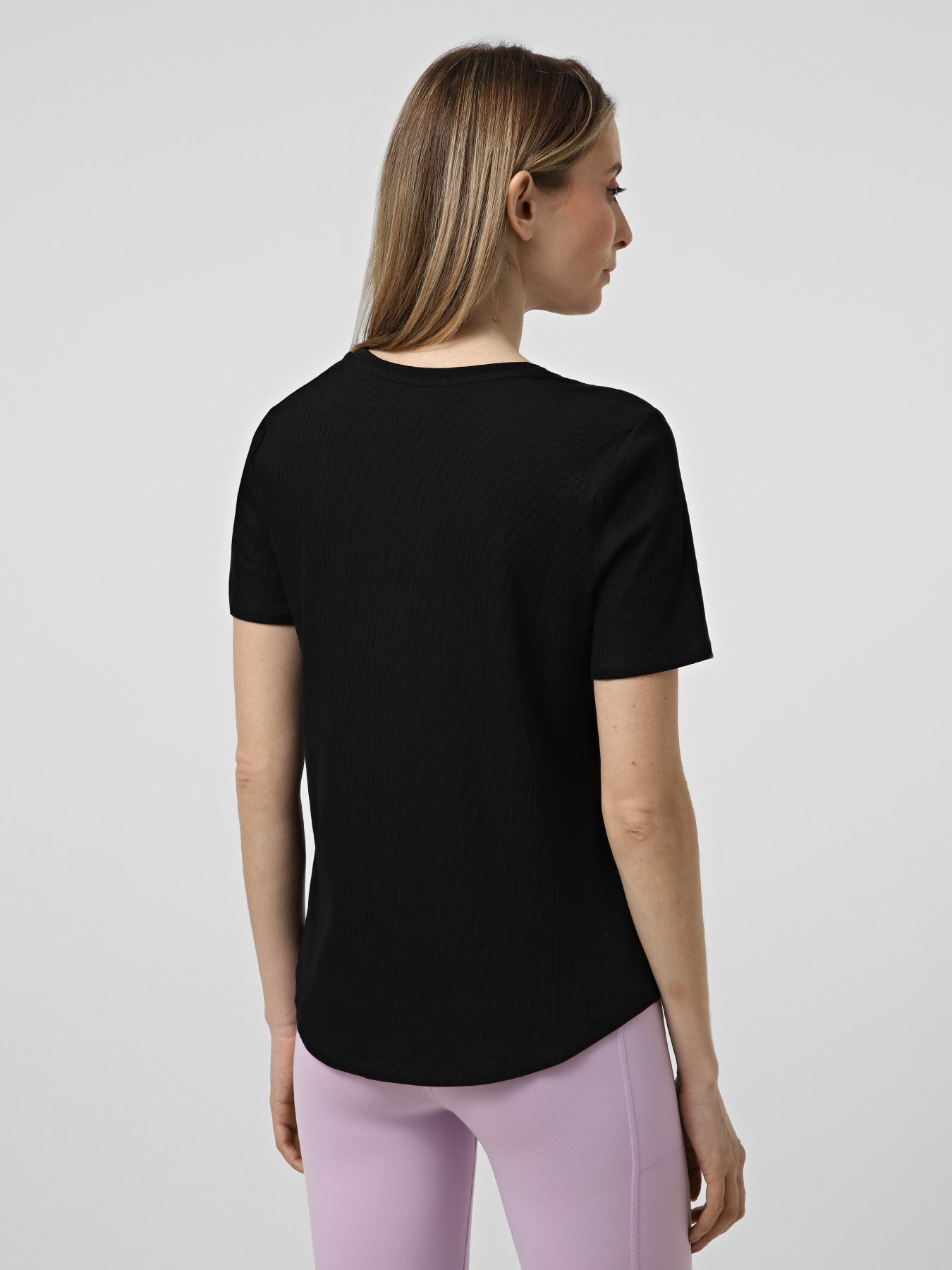 Спортивна футболка Skechers GOWALK LUXE RIB TEE модель TP163 BLK Фото