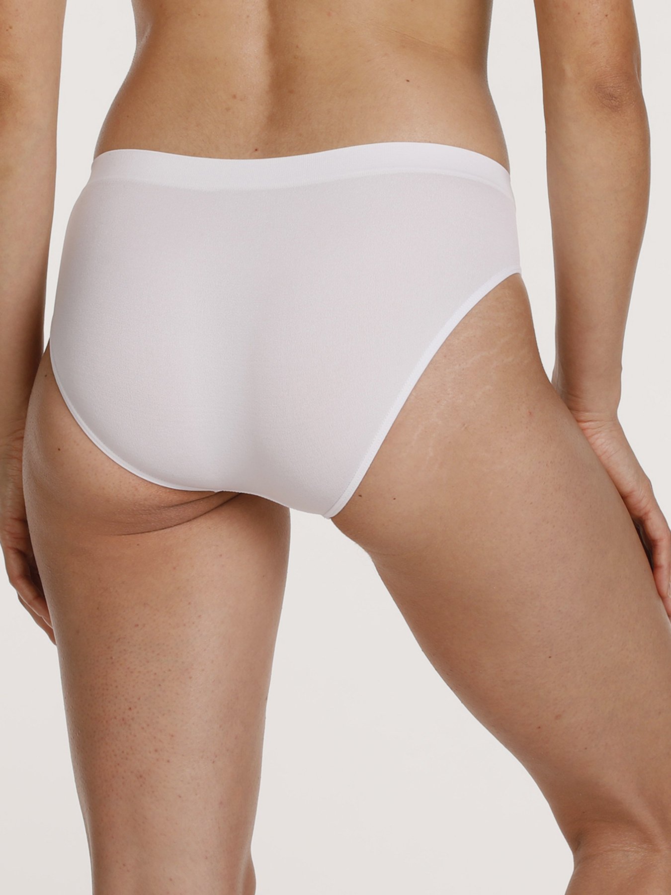 Трусы Lama модель BEZ5000BI-01 Жіночі трусики-white Фото