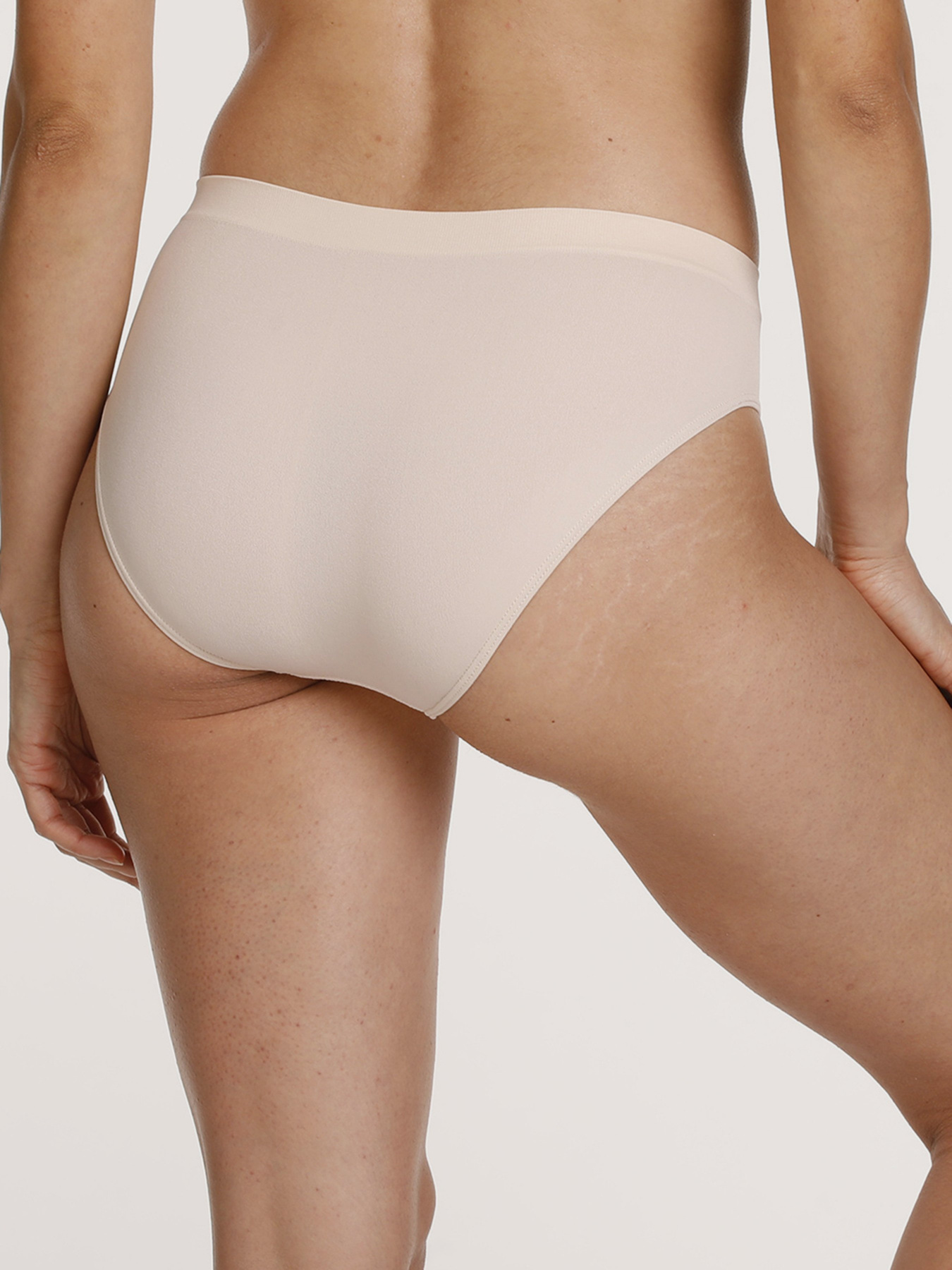 Трусы Lama модель BEZ5000BI-06 Жіночі трусики-skin Фото