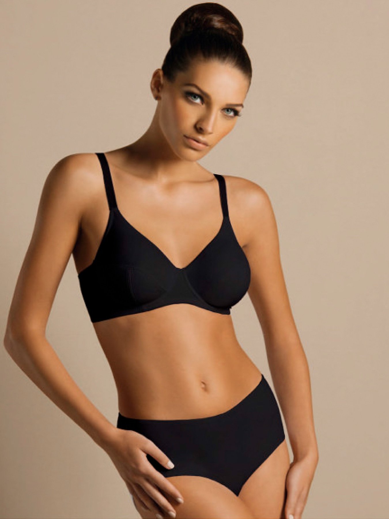 Бюстгальтер Laura Biagiotti модель 90225,черный Фото