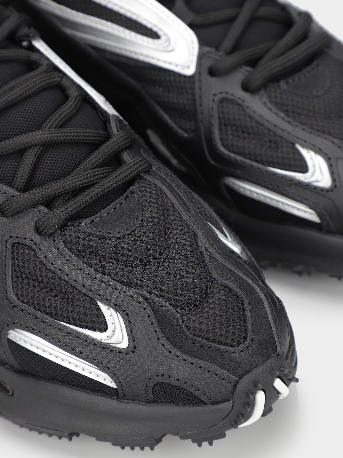 Кроссовки повседневные Lacoste L003 2K24 модель 747SMA001302H Фото