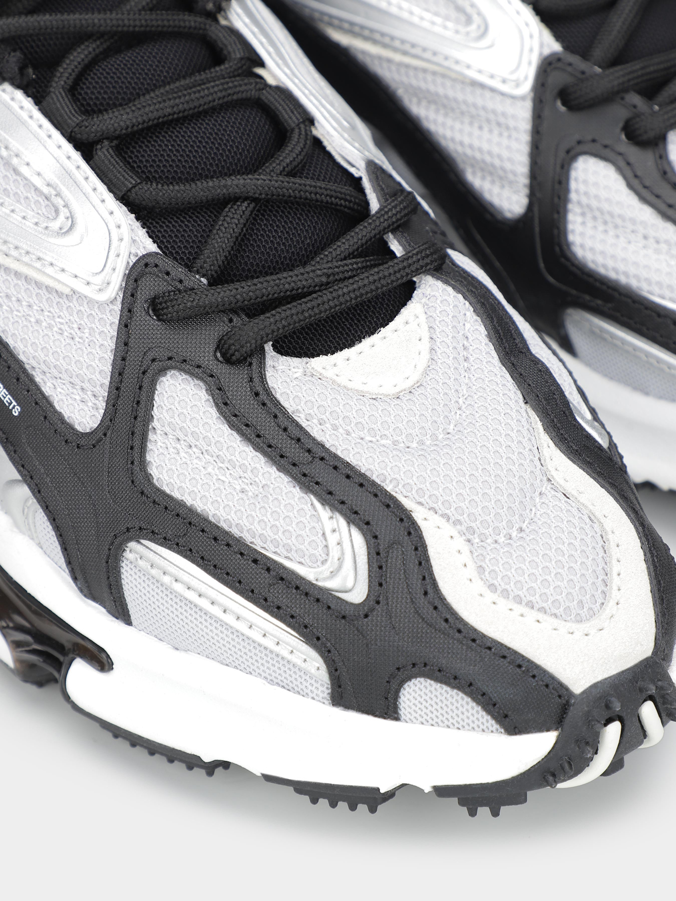 Кросівки Lacoste L003 2K24 модель 747SMA0013GS2 Фото