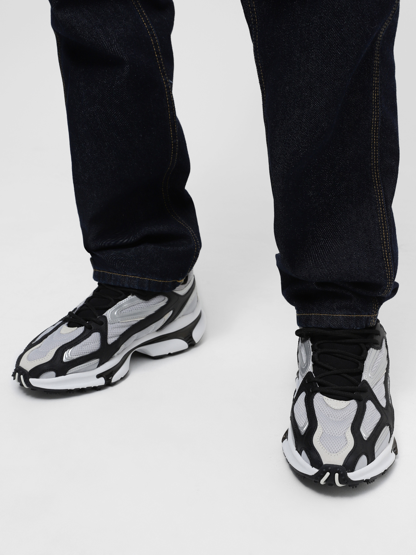 Кросівки Lacoste L003 2K24 модель 747SMA0013GS2 Фото