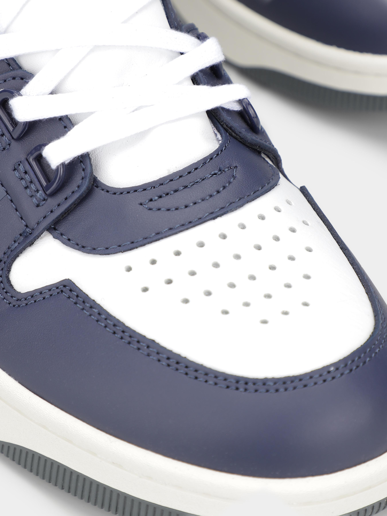 Кеды высокие Lacoste L001 модель 747SMA0078092 Фото