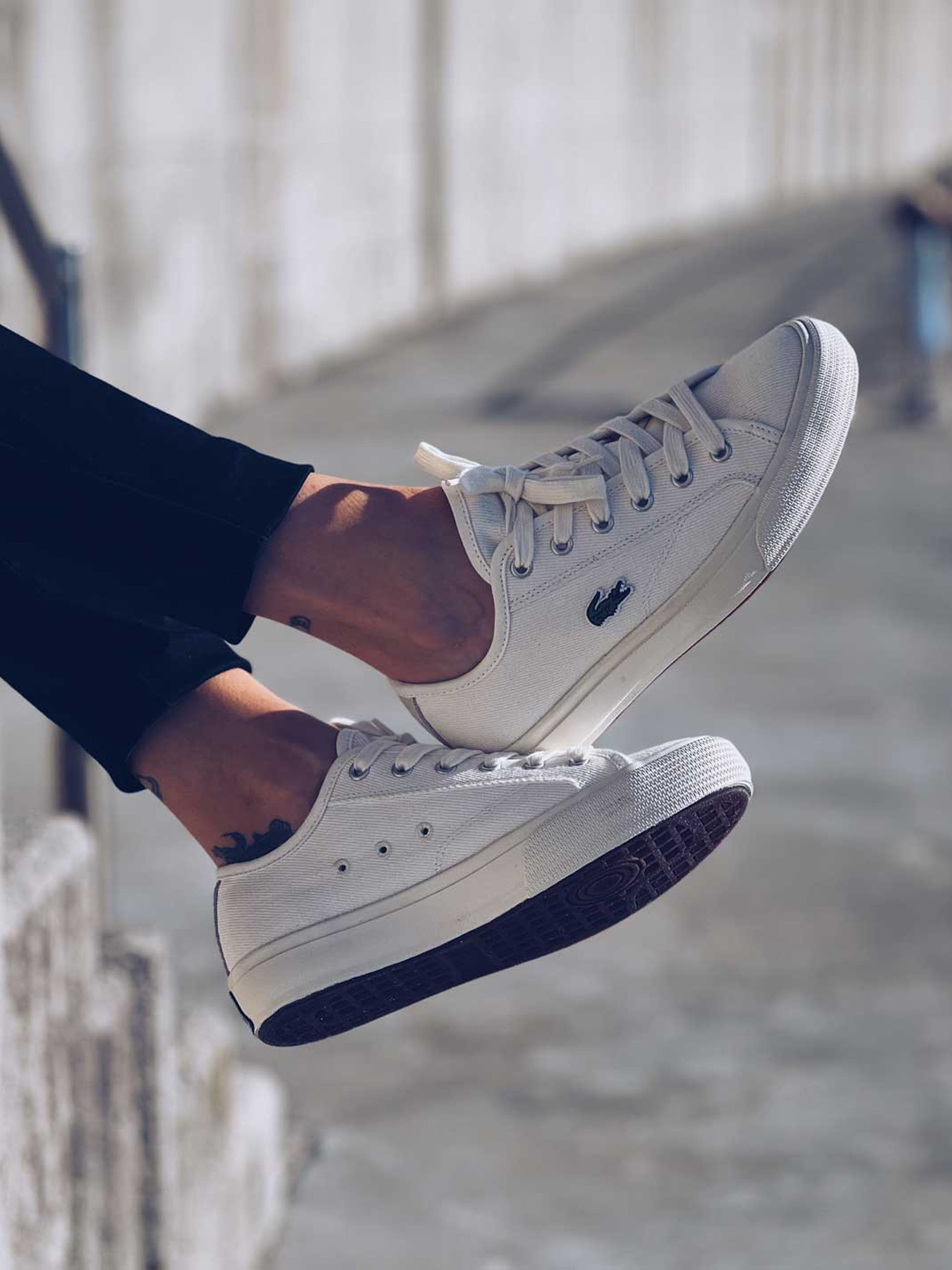 Кеды низкие Lacoste BACKCOURT модель 747CFA000618C Фото