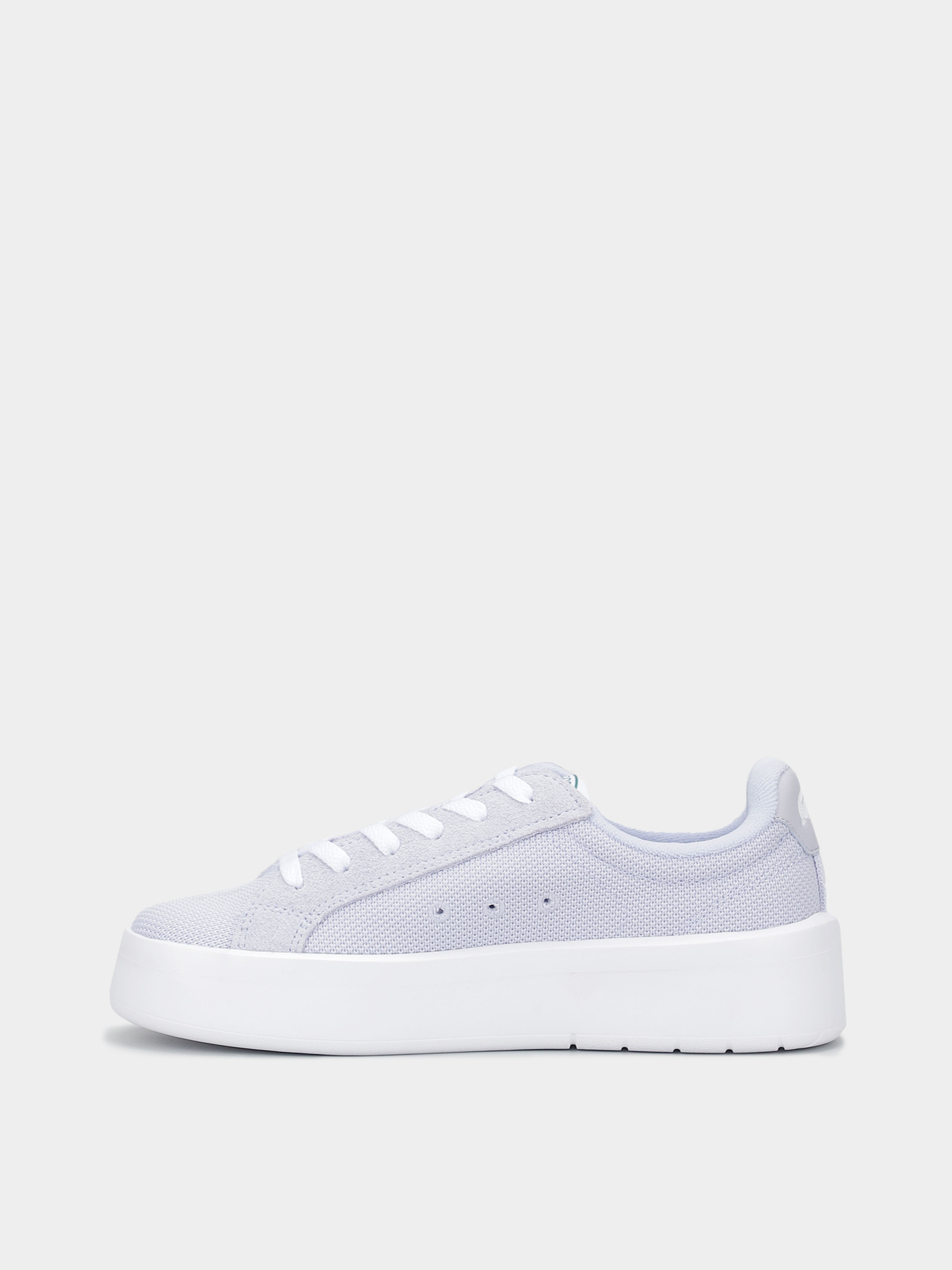 Кеды низкие Lacoste Carnaby Plat Lt модель 747SFA00842K7 Фото