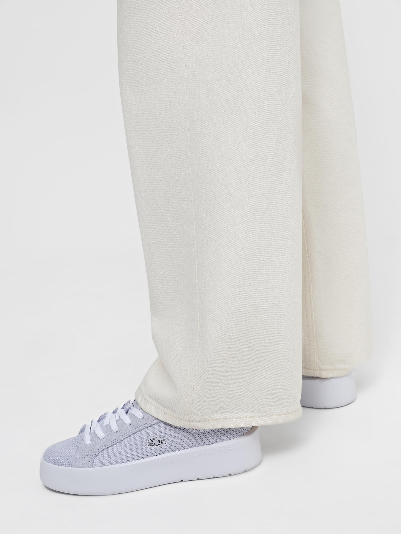 Кеды низкие Lacoste Carnaby Plat Lt модель 747SFA00842K7 Фото