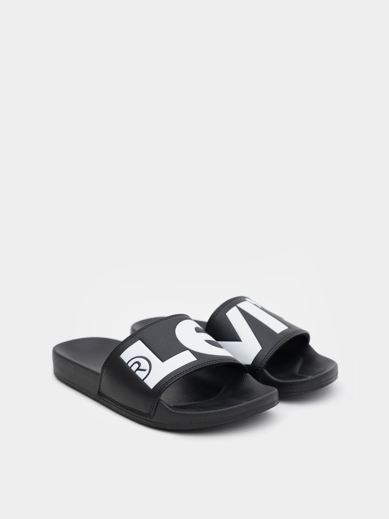 Шльопанці Levi's June L S модель 231570;794.59 Фото