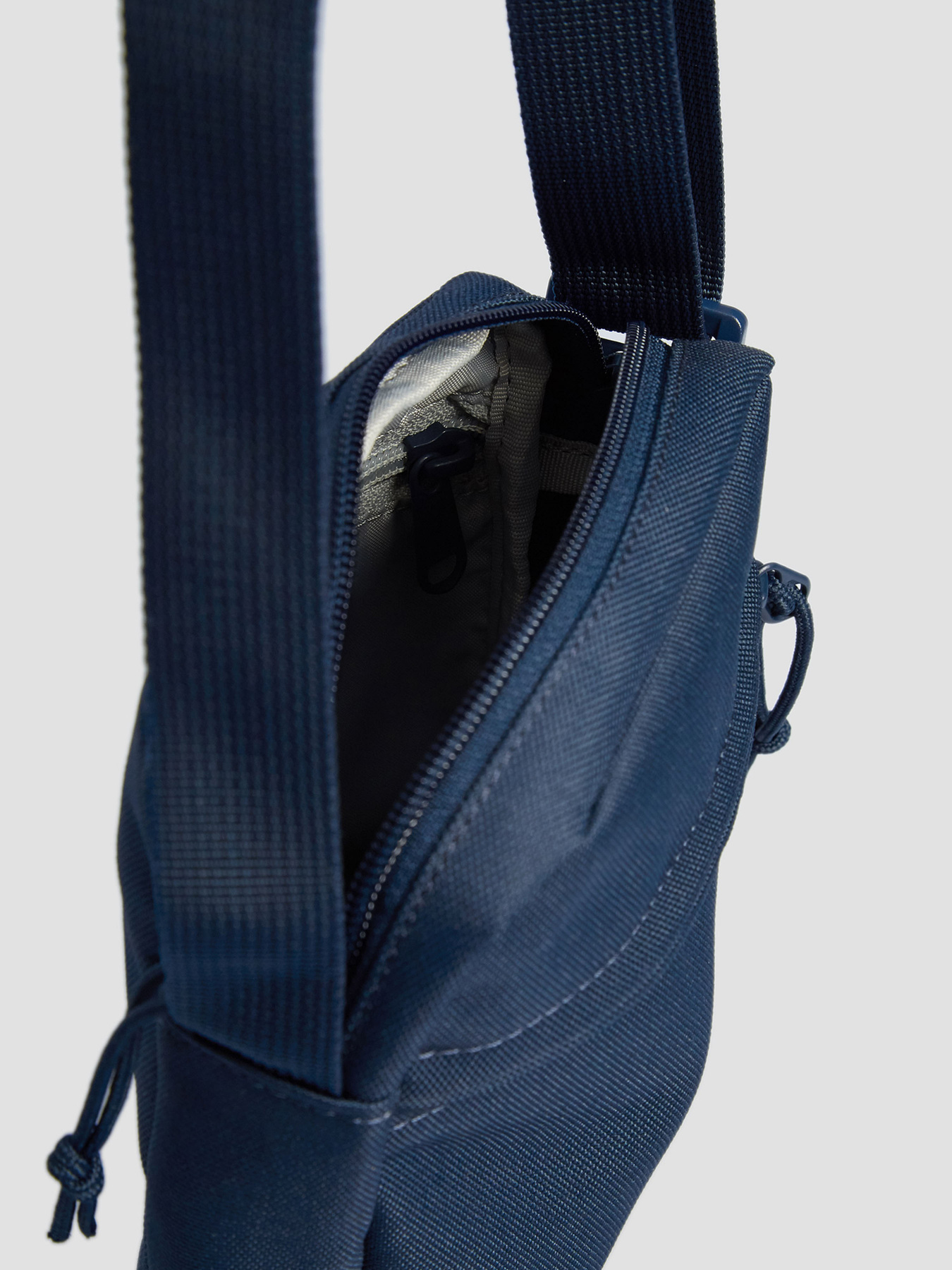 Крос-боді Levi's Mini Solid модель 229095;208.17 Фото