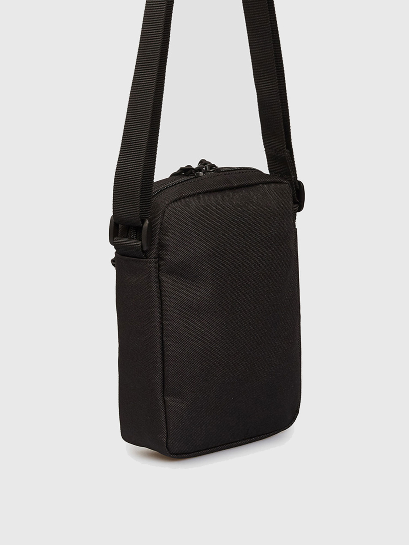 Кросс-боди Levi's Mini Solid модель 229095;208.59 Фото