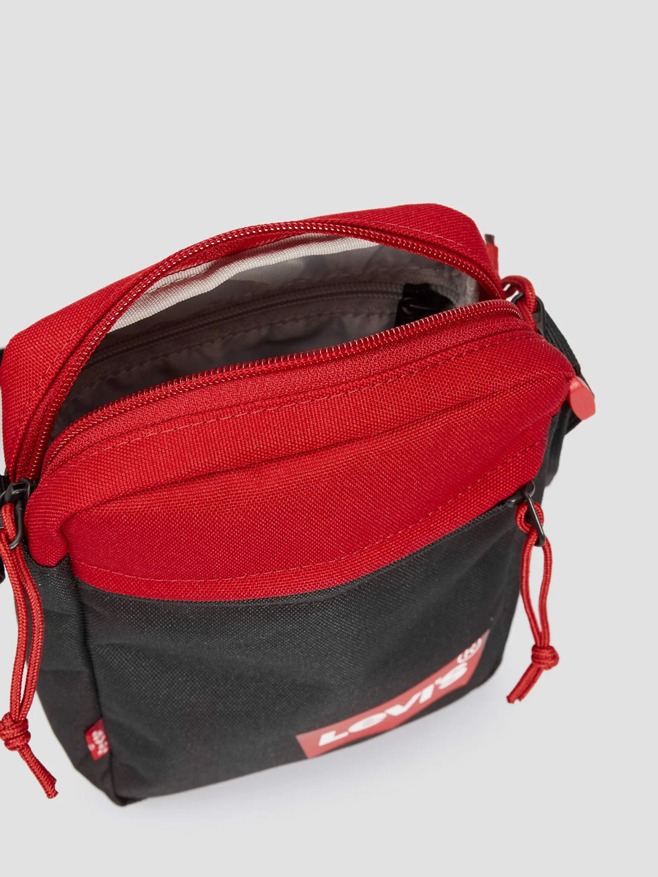 Крос-боді Levi's Mini Solid модель 229095;109.87 Фото