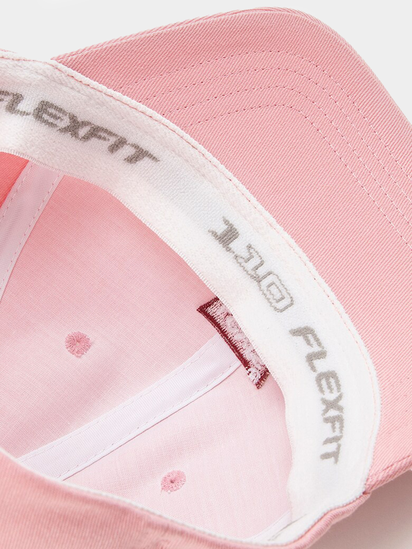 Кепка Levi's Housemark Flexfit модель 235420;6.81 Кепка Levi's Housemark Flexfit модель 235420;6.81 Фото