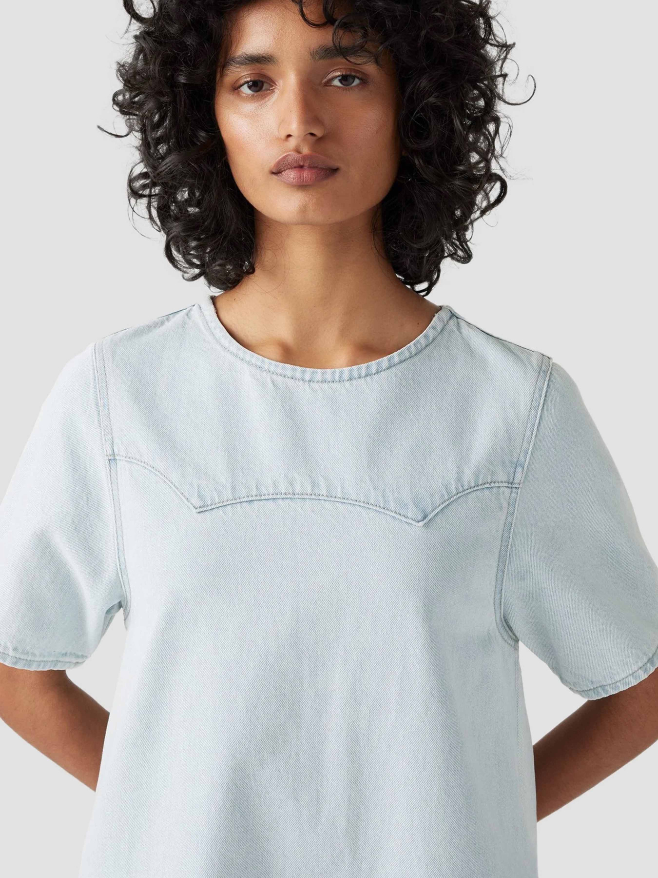 Сукня міні Levi's модель 001WD;0000 Фото