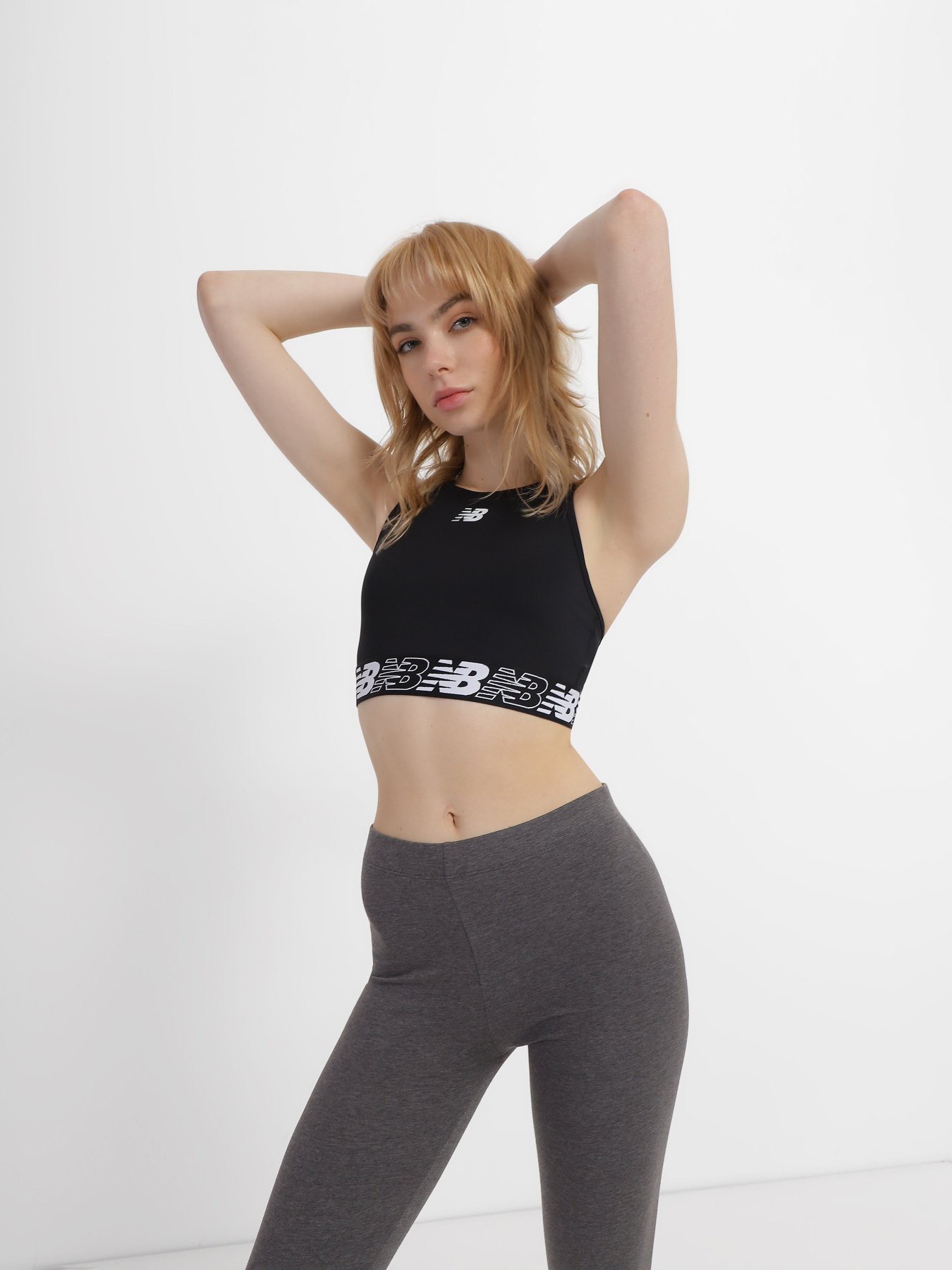 Спортивный топ New Balance Relentless модель WB31175BK Фото