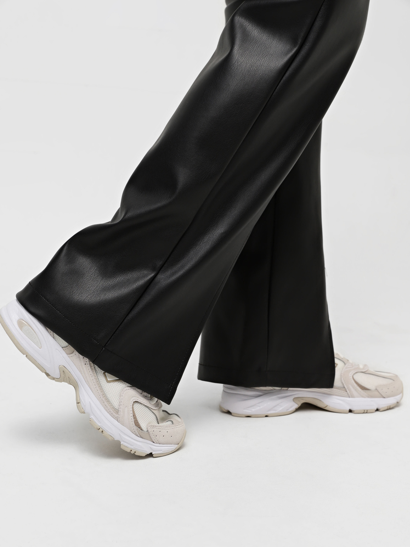 Кроссовки New Balance 530 модель MR530OW Фото