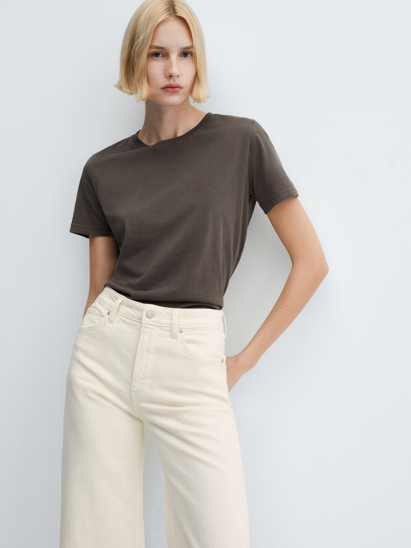 Расклешенные джинсы MANGO Sharon модель 67046330_7 Расклешенные джинсы MANGO Sharon модель 67046330_7 Фото