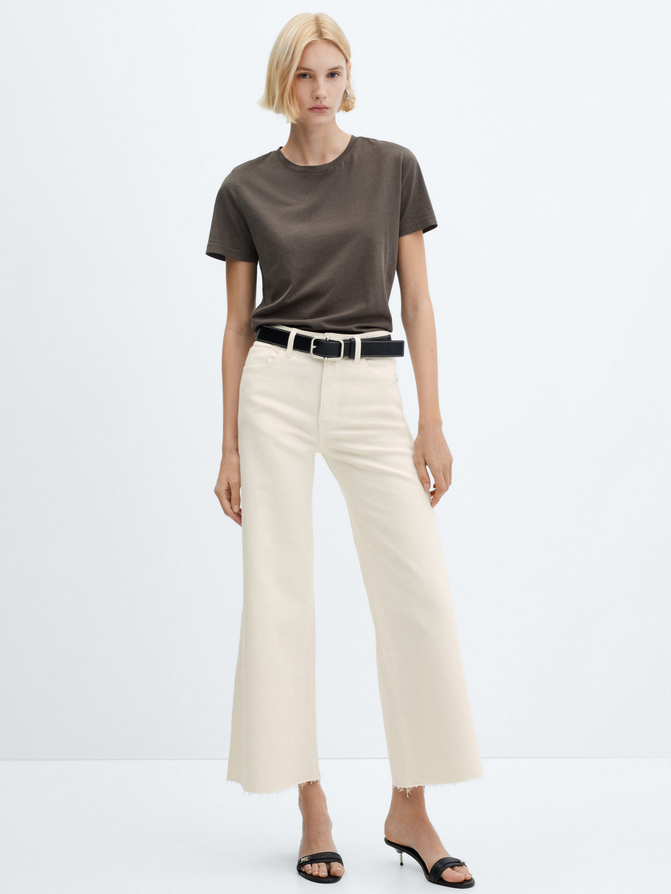 Расклешенные джинсы MANGO Sharon модель 67046330_7 Расклешенные джинсы MANGO Sharon модель 67046330_7 Фото