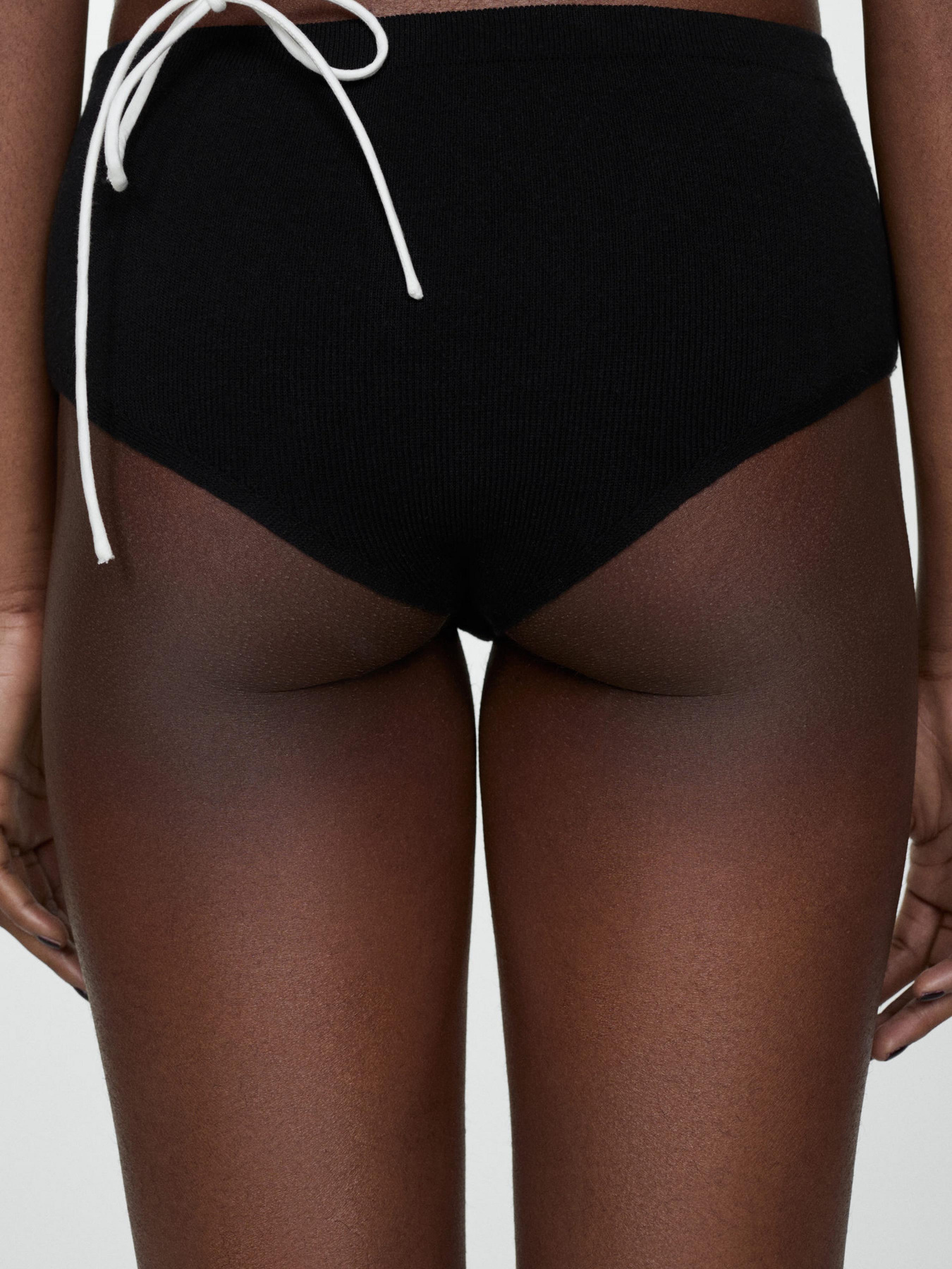 Шорти MANGO Capri модель 67077141_99 Фото