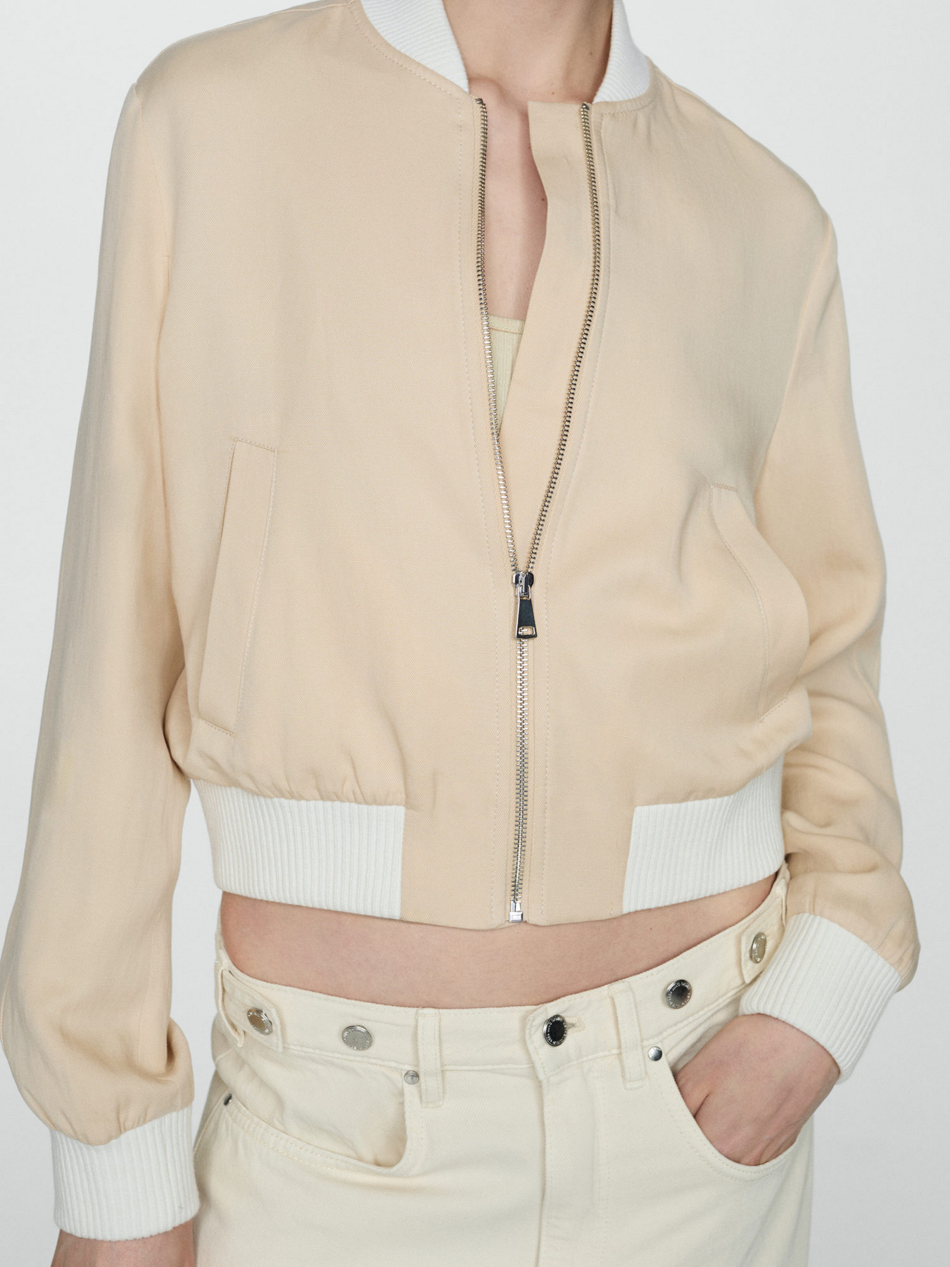 Бомбер MANGO Shelley модель 67047929_8 Бомбер MANGO Shelley модель 67047929_8 Фото