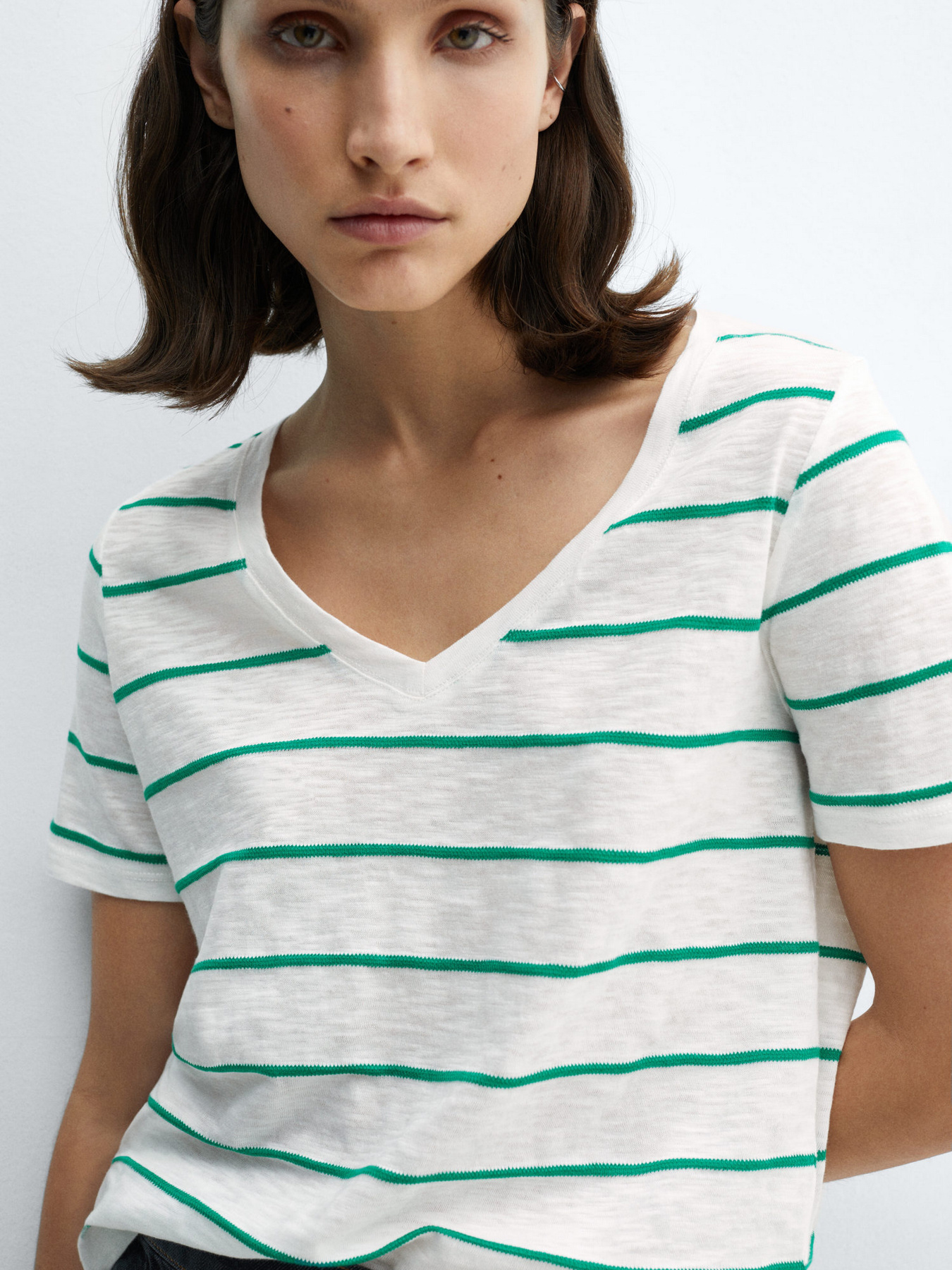 Футболка MANGO Linda модель 67096026_1 Футболка MANGO Linda модель 67096026_1 Фото