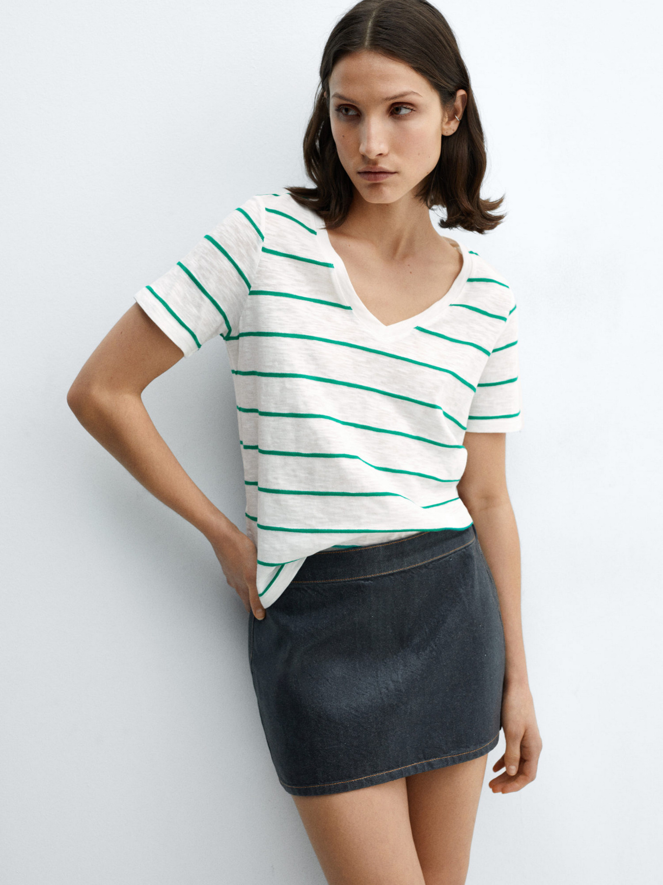 Футболка MANGO Linda модель 67096026_1 Футболка MANGO Linda модель 67096026_1 Фото