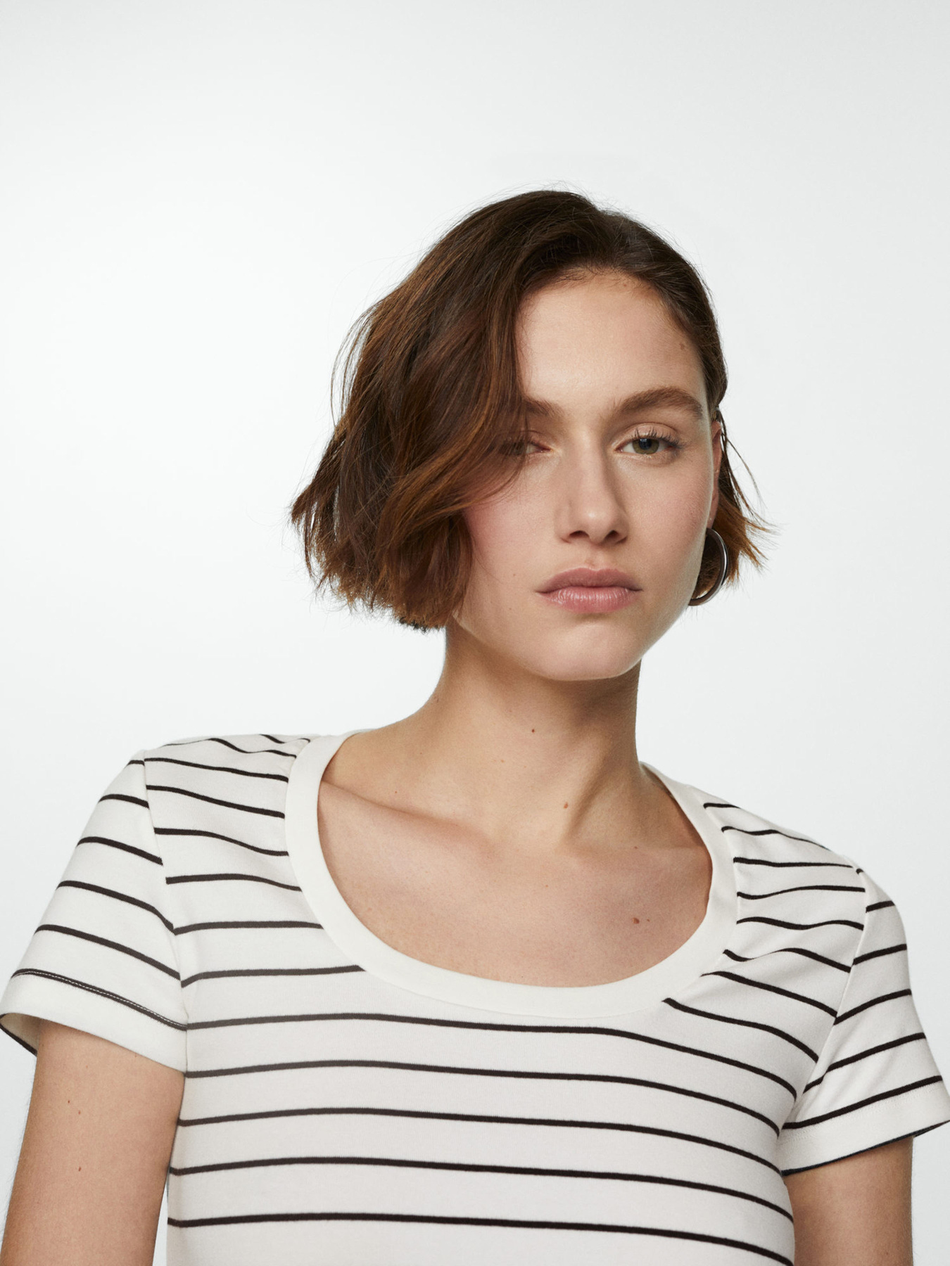 Футболка MANGO модель 67018656_99 Футболка MANGO модель 67018656_99 Фото