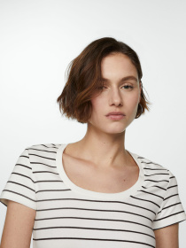 Футболка MANGO модель 67018656_99 Футболка MANGO модель 67018656_99 Фото