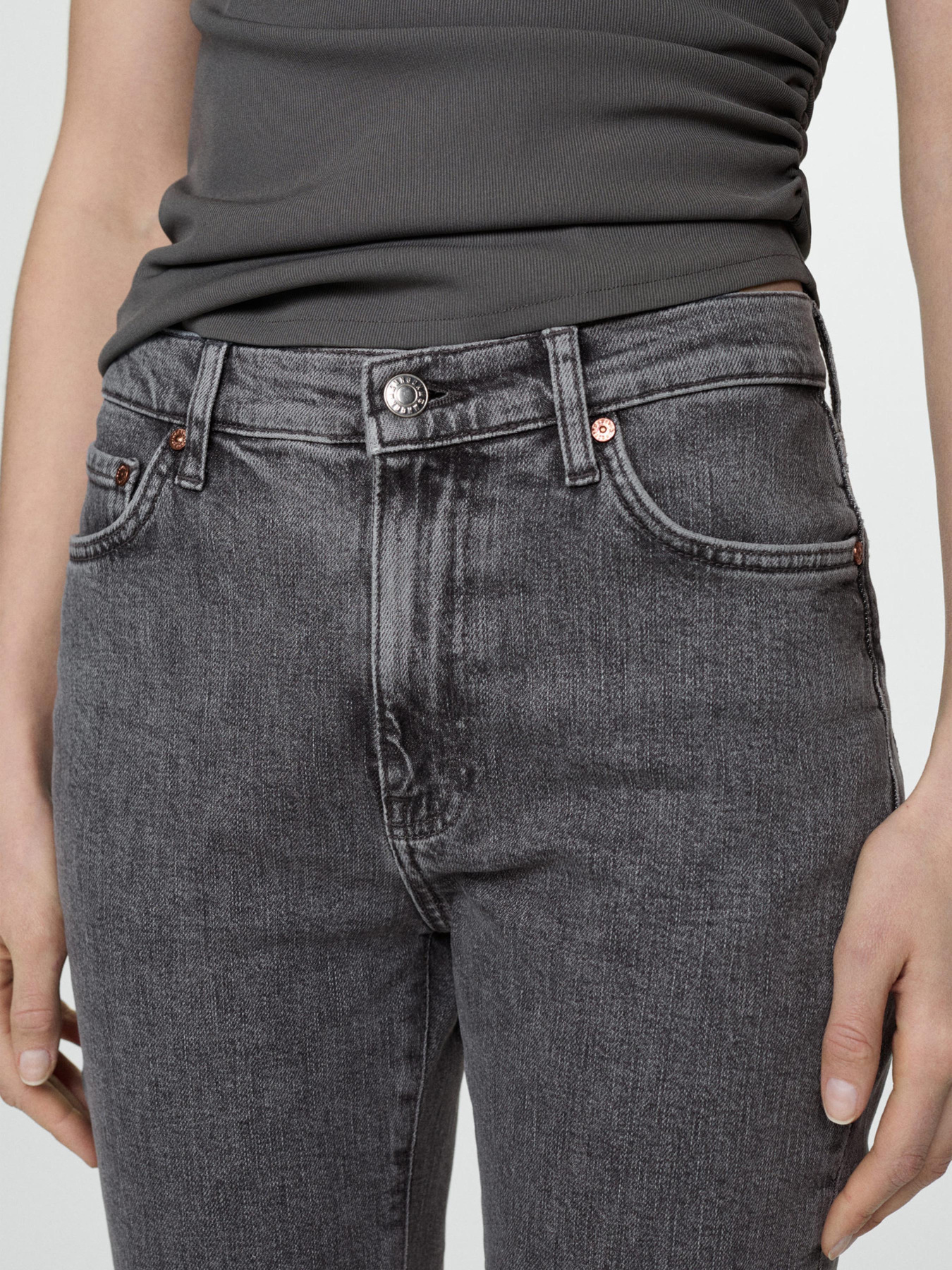 Джинсы мом MANGO модель 67030674_TU Фото