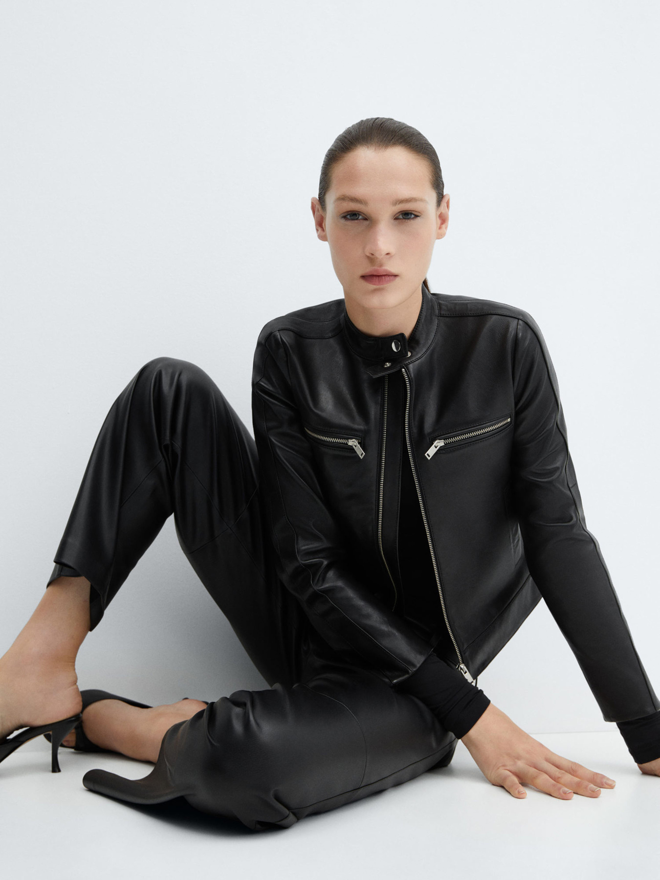 Класичні штани MANGO модель 67060463_99 Фото