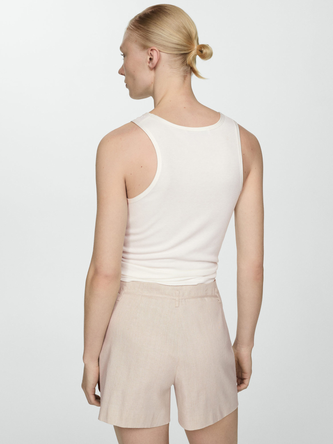 Повседневные шорты MANGO модель 67079228_8 Повседневные шорты MANGO модель 67079228_8 Фото