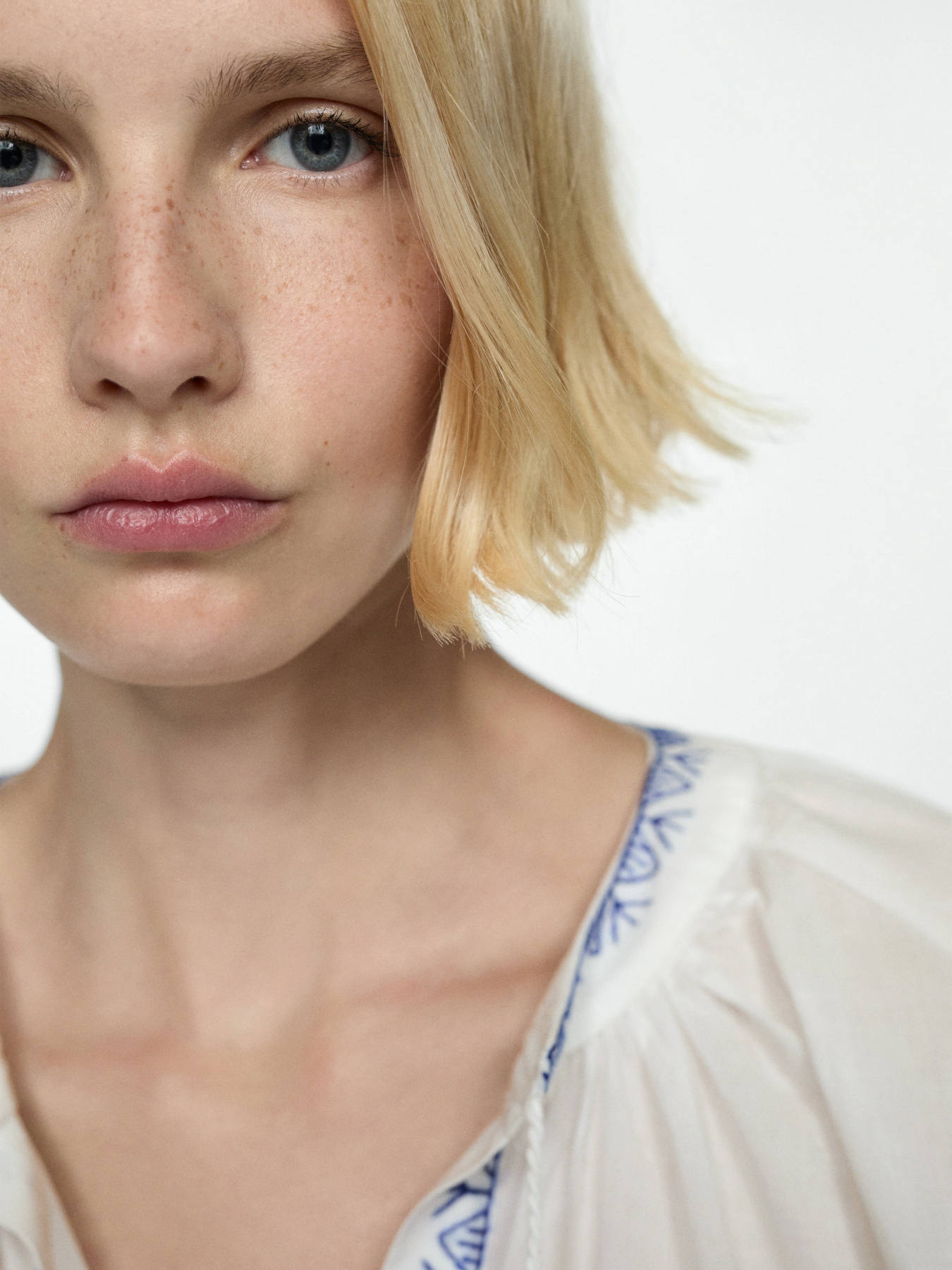 Вишита сорочка MANGO Proli модель 67008651_2 Фото