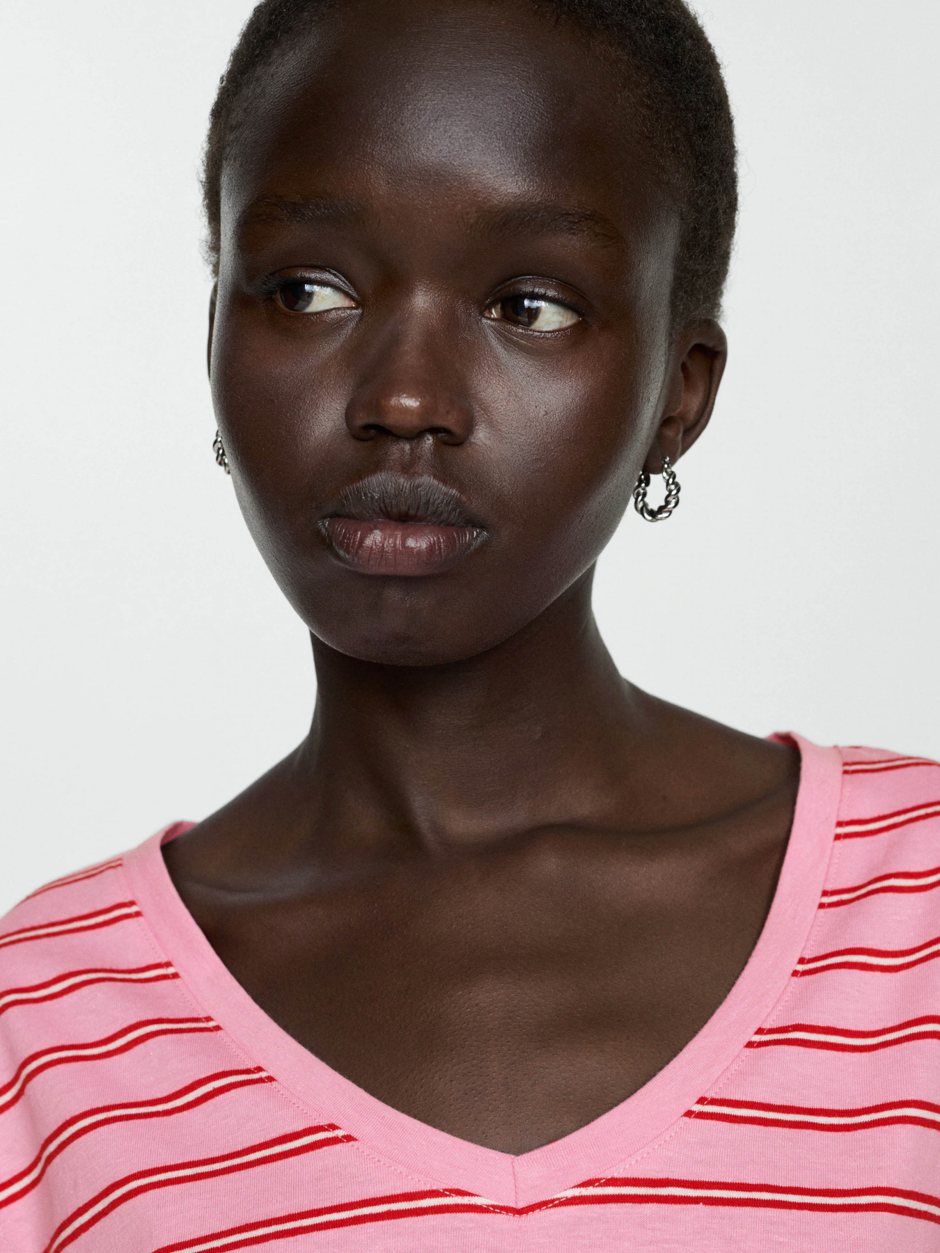 Футболка MANGO Chalapi модель 77920582_85 Фото