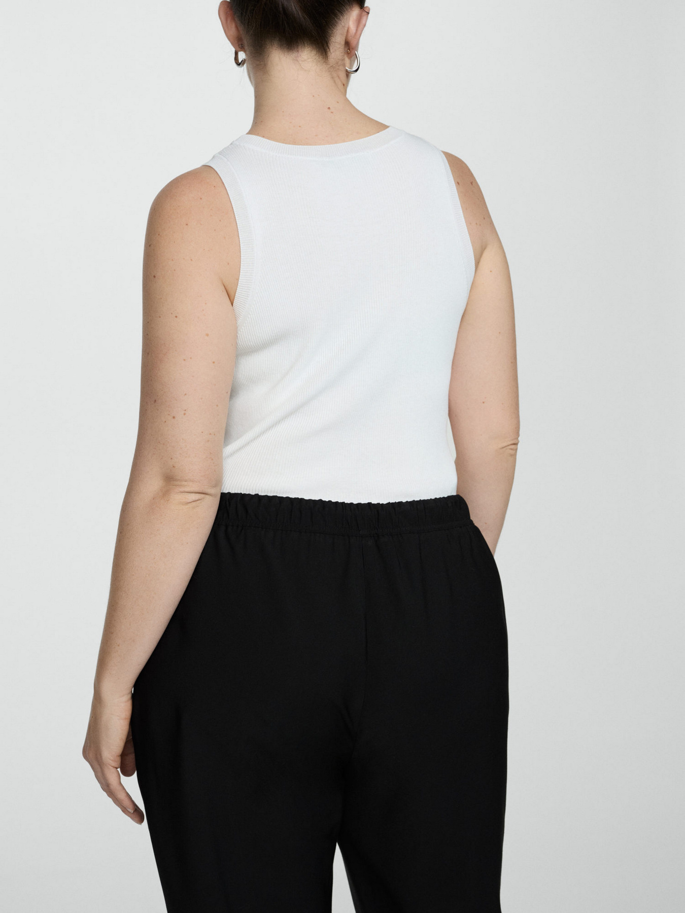 Повседневные штаны MANGO Fluido модель 77060350_99 Повседневные штаны MANGO Fluido модель 77060350_99 Фото