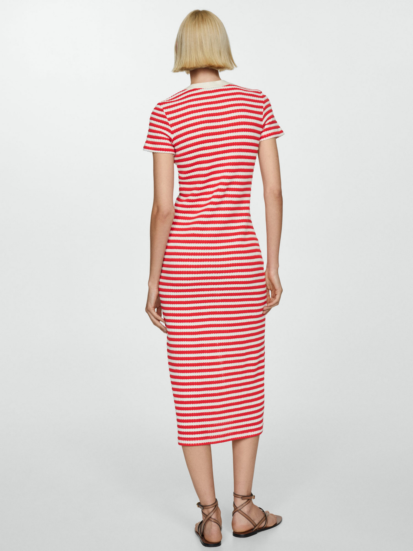 Платье миди MANGO Tuni модель 77010367_87 Платье миди MANGO Tuni модель 77010367_87 Фото