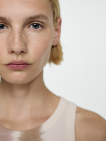 Сукня міді MANGO Rainbow модель 77050359_8 Сукня міді MANGO Rainbow модель 77050359_8 Фото