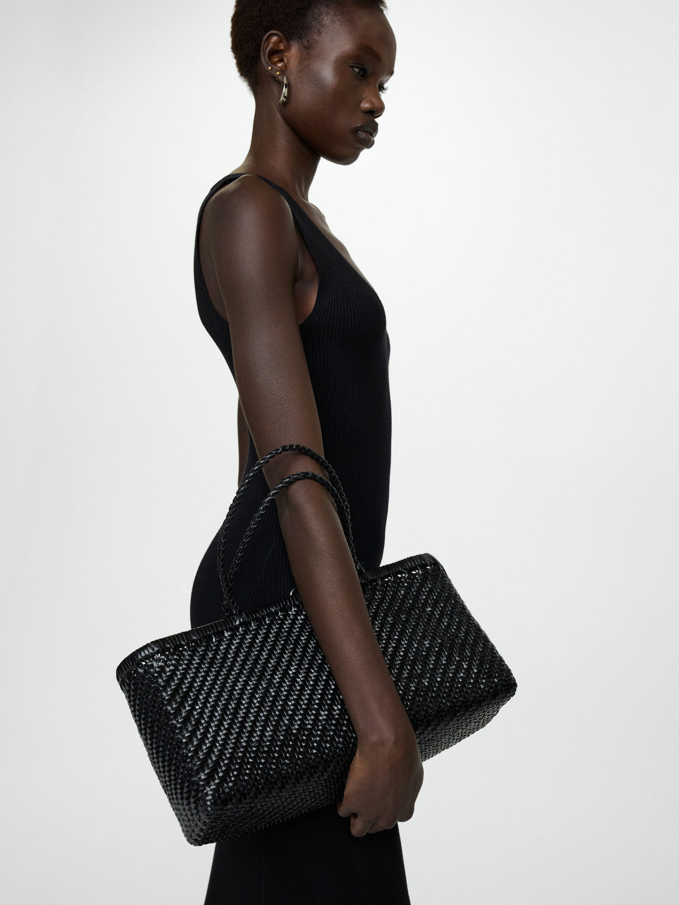 Платье миди MANGO Linda модель 77050335_99 Платье миди MANGO Linda модель 77050335_99 Фото