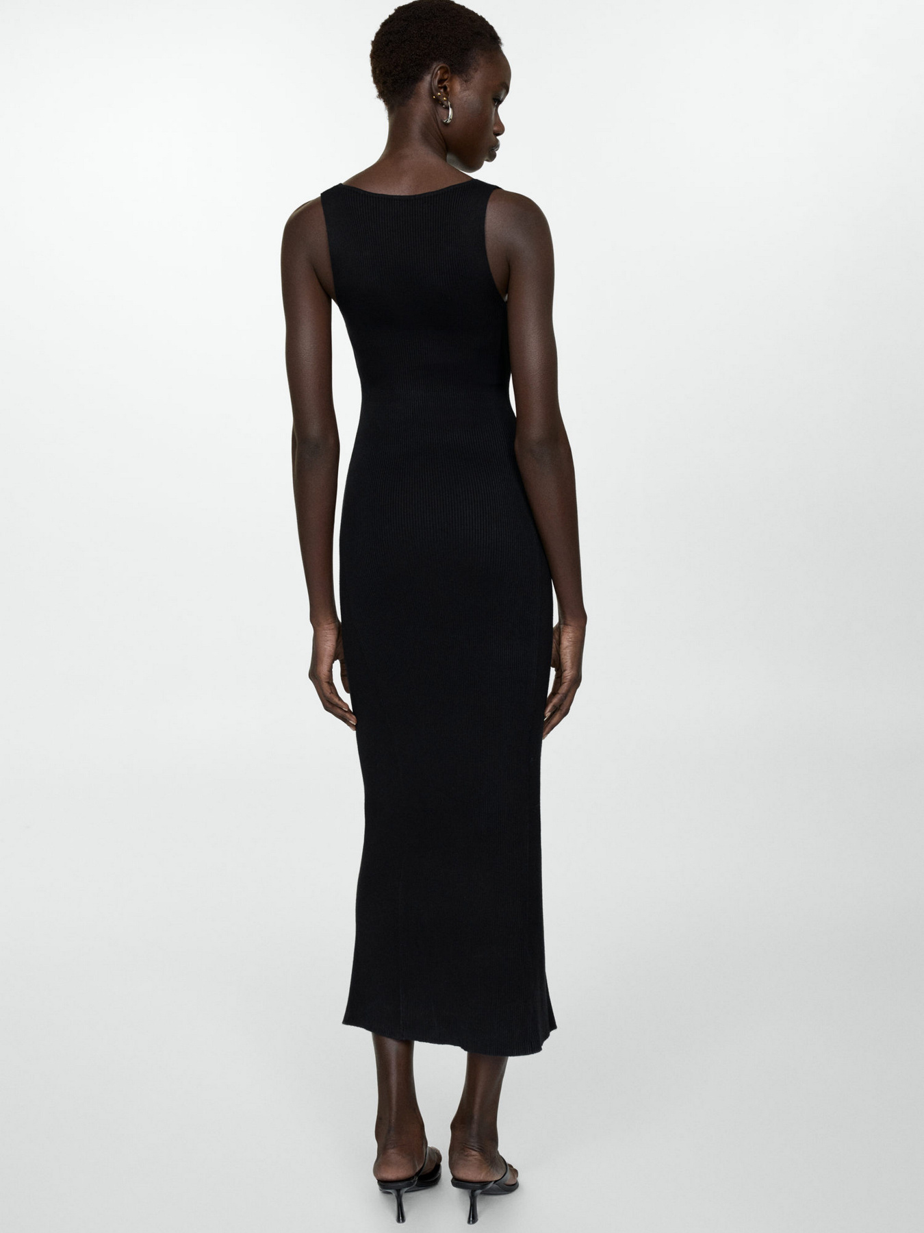 Платье миди MANGO Linda модель 77050335_99 Платье миди MANGO Linda модель 77050335_99 Фото