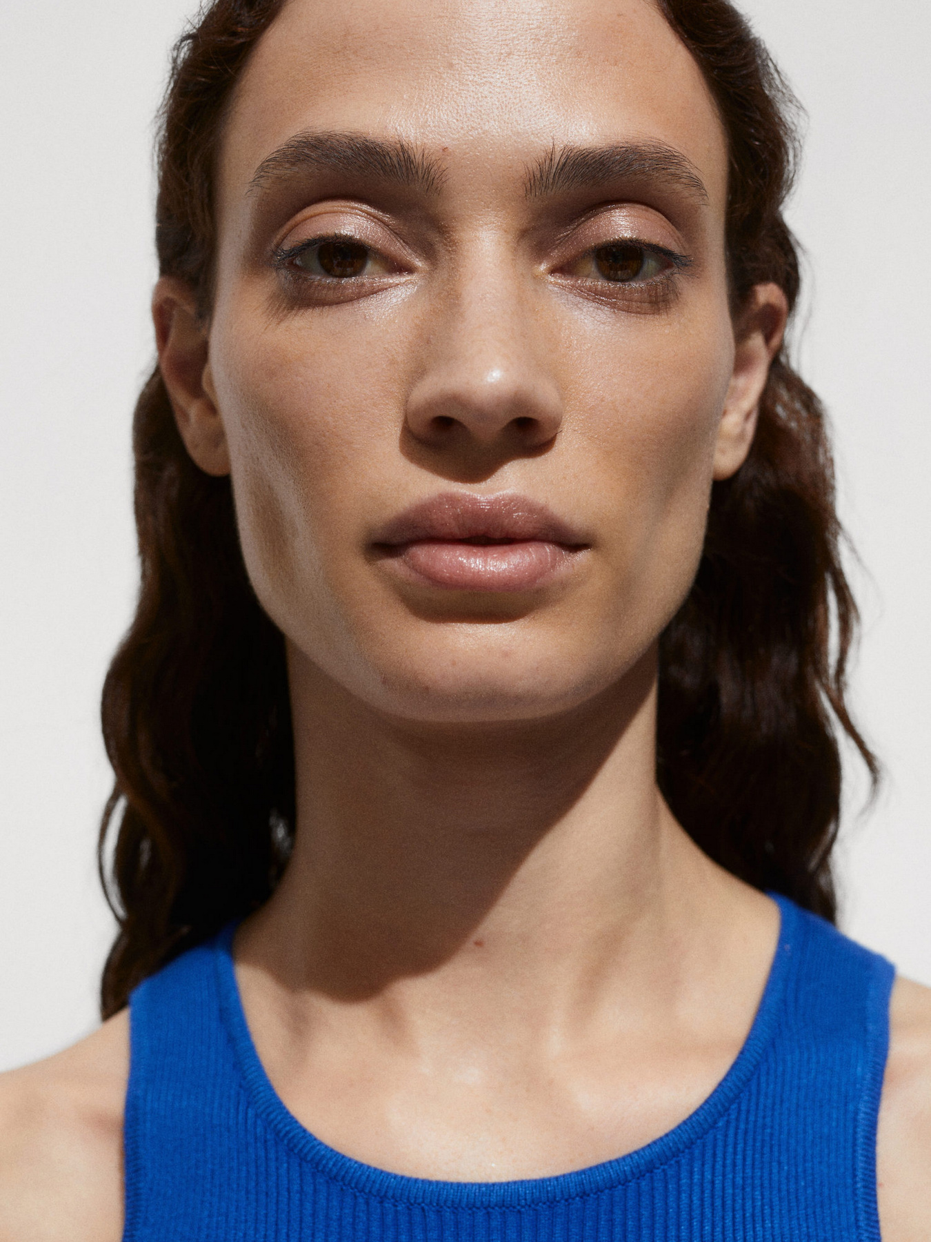 Платье мини MANGO Orwell модель 77060335_53 Фото