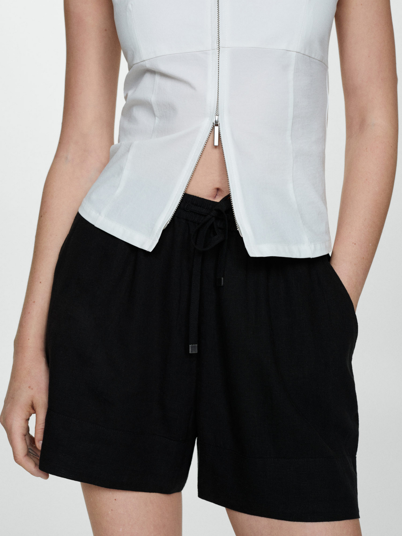 Шорти MANGO Bogota модель 67069404_99 Фото