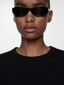 Футболка MANGO модель 77090571_99 Футболка MANGO модель 77090571_99 Фото