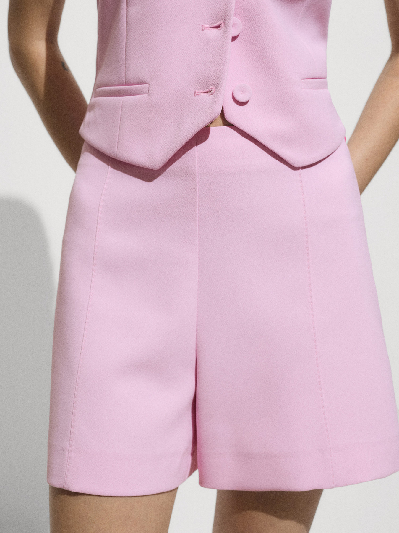 Шорти MANGO модель 77040389_85 Фото