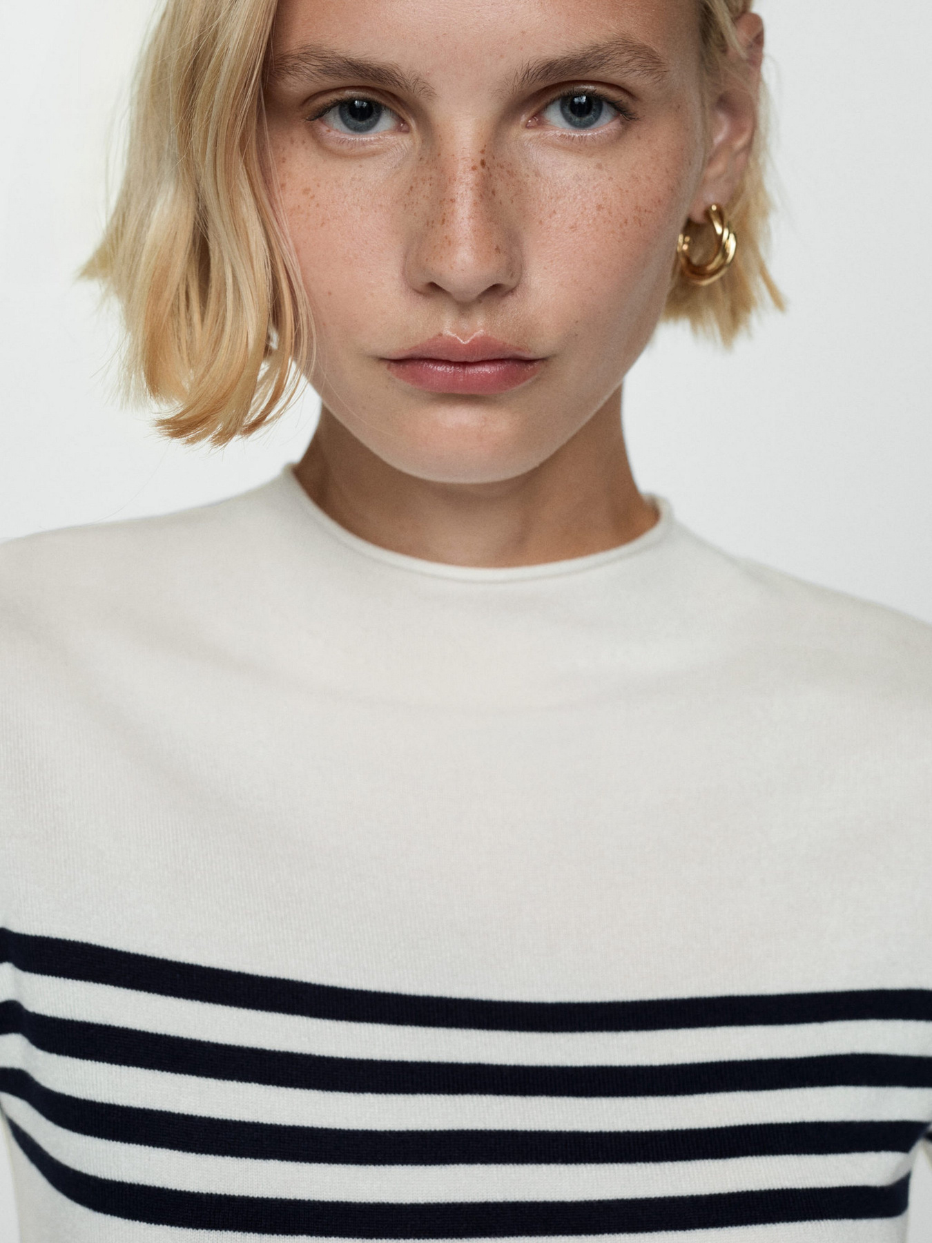 Футболка MANGO модель 77095637_5 Футболка MANGO модель 77095637_5 Фото