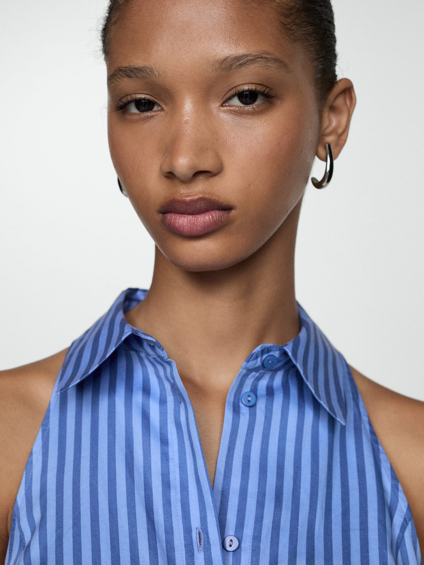 Платье миди MANGO модель 77063275_52 Платье миди MANGO модель 77063275_52 Фото