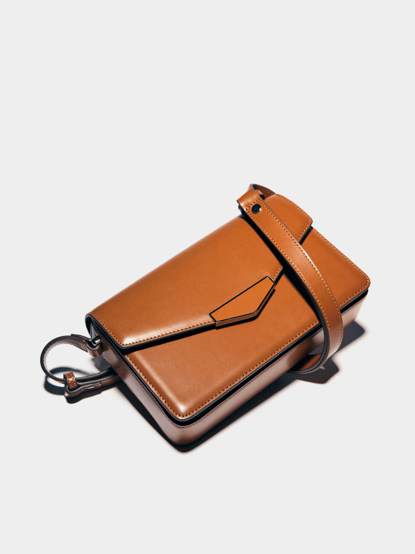 Кросс-боди MANGO Cora модель 57098271_CU Фото