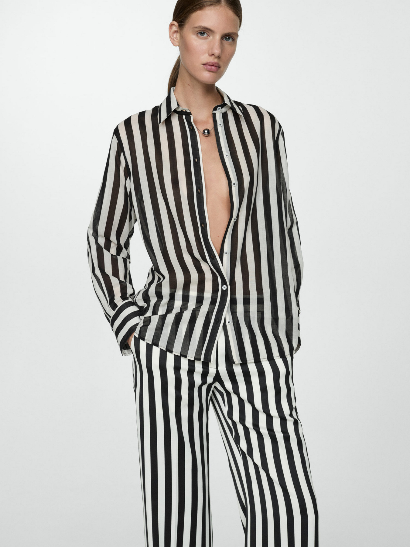 Рубашка повседневная MANGO модель 77034795_2 Рубашка повседневная MANGO модель 77034795_2 Фото