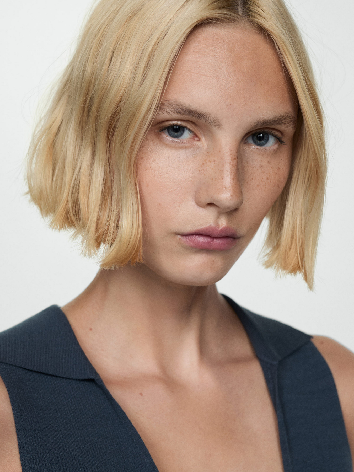 Сукня міді MANGO модель 77044015_56 Сукня міді MANGO модель 77044015_56 Фото